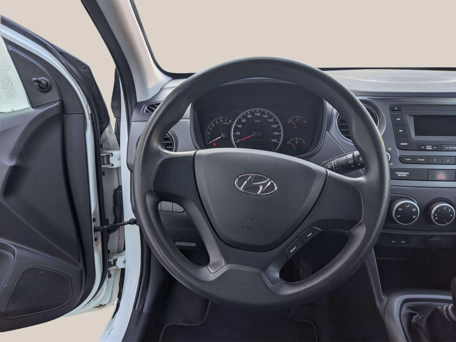 Hyundai I10 1.0 - изображение 9