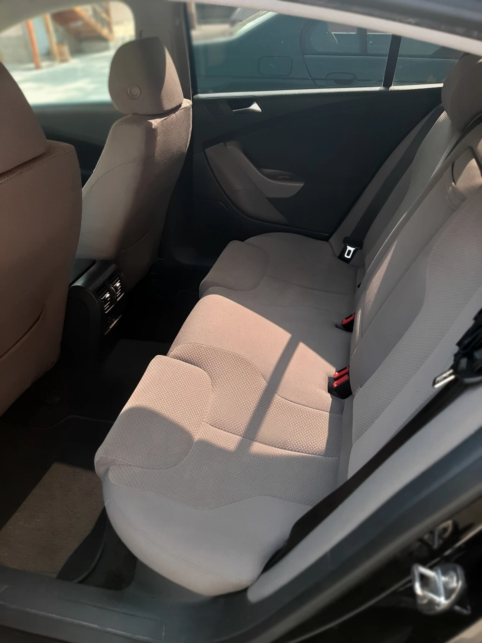 VW Passat  - изображение 9