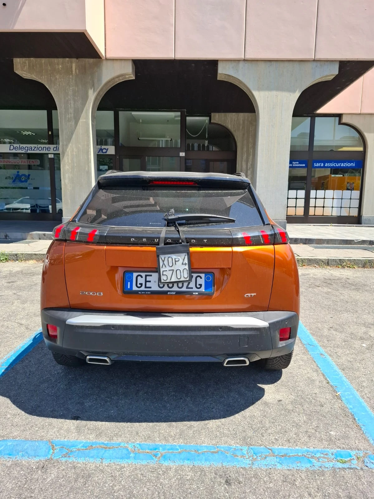 Peugeot 2008 GT-LINE= АВТОМАТИК= БЕНЗИН= 65, 000км 2021г. - изображение 5