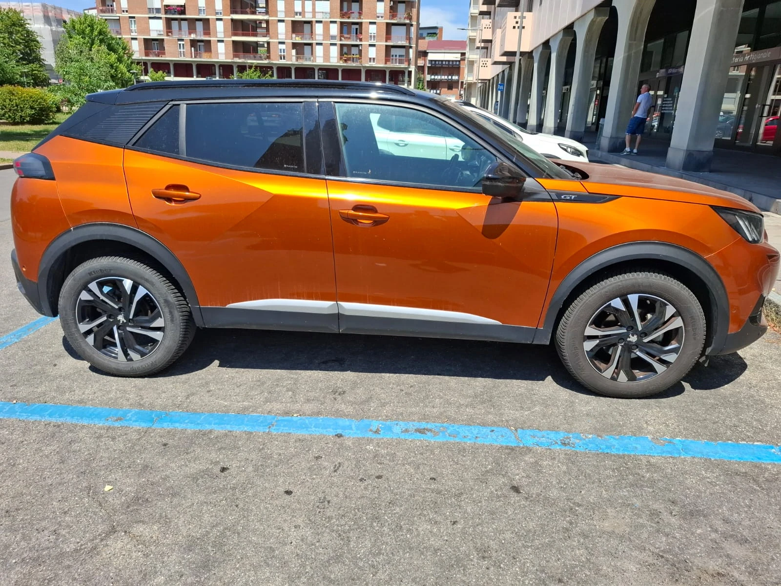Peugeot 2008 GT-LINE= АВТОМАТИК= БЕНЗИН= 65, 000км 2021г. - изображение 6