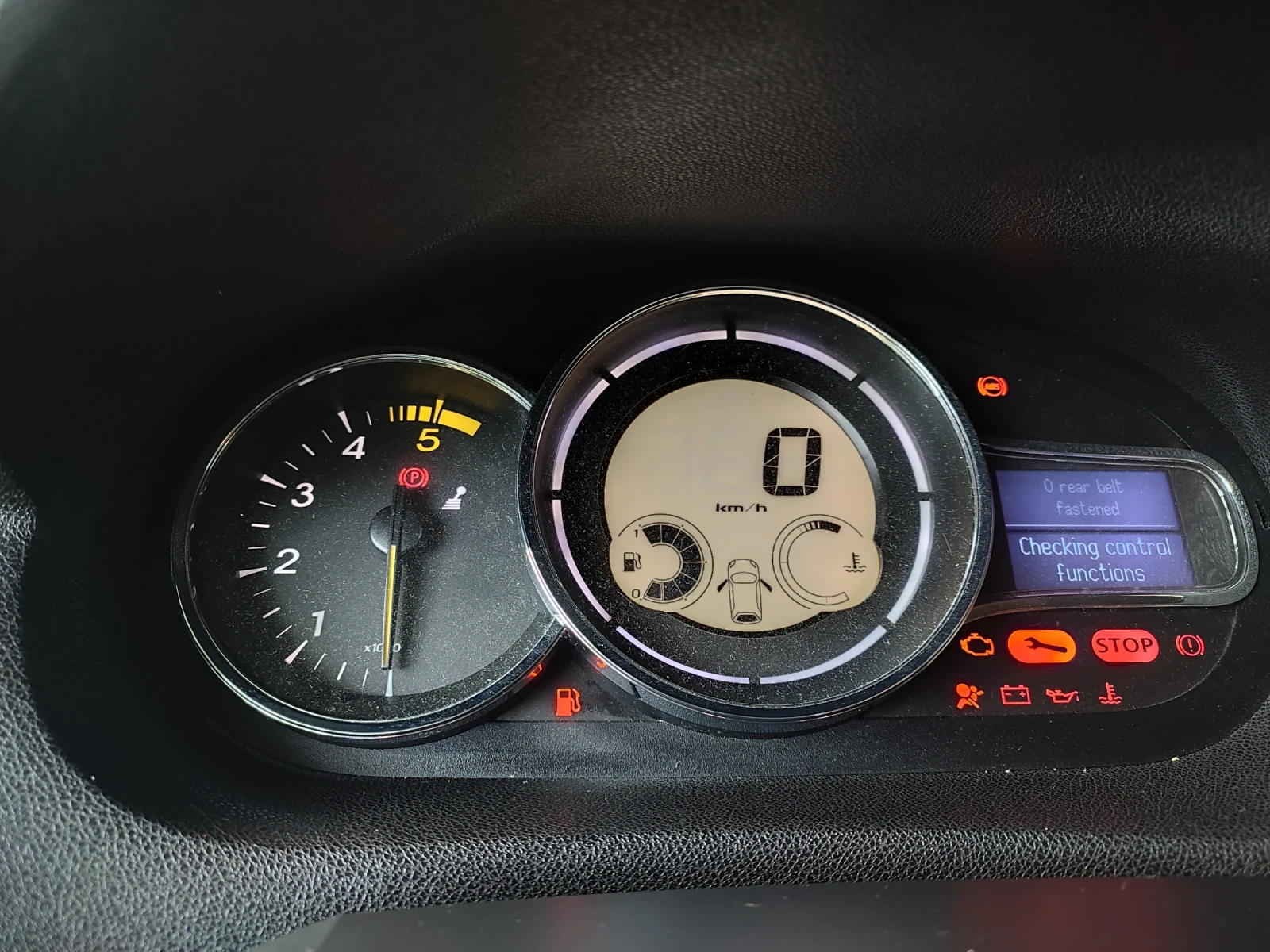 Renault Megane 1, 5 DCI  - изображение 6