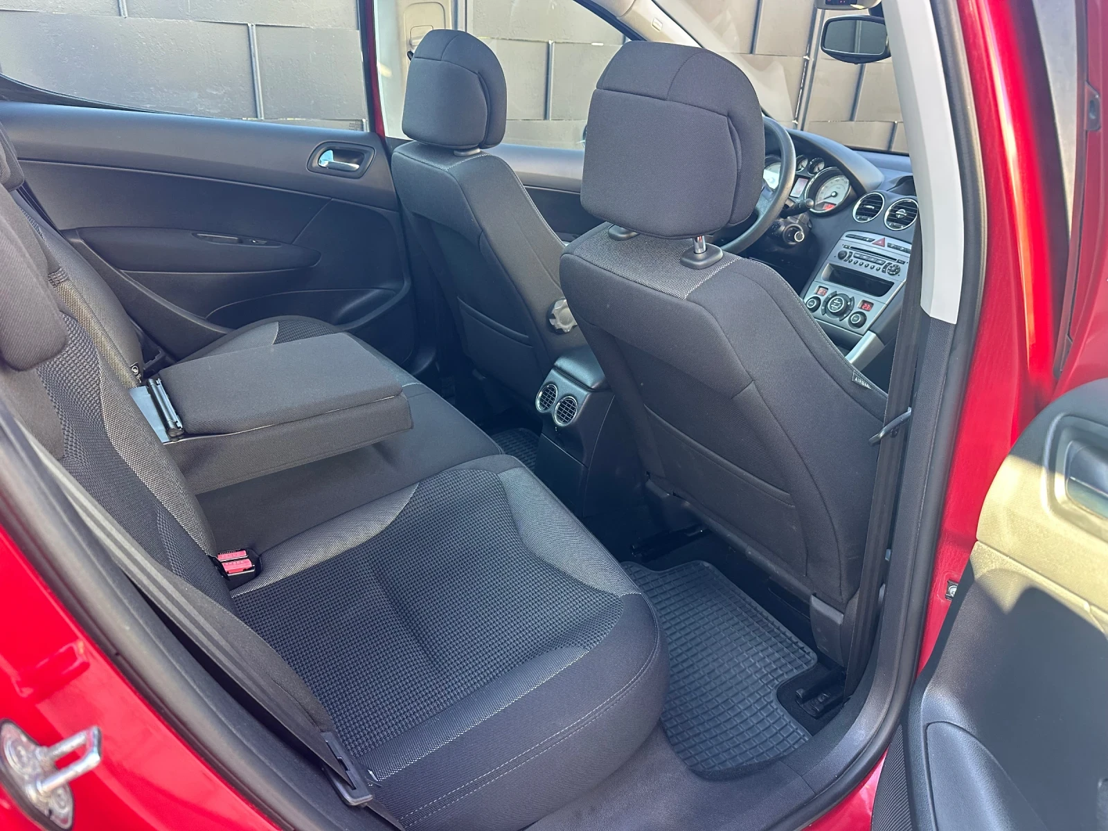 Peugeot 308 1.6-ДИЗЕЛ-ПАНОРАМА, снимка 11 - Автомобили и джипове - 53662619