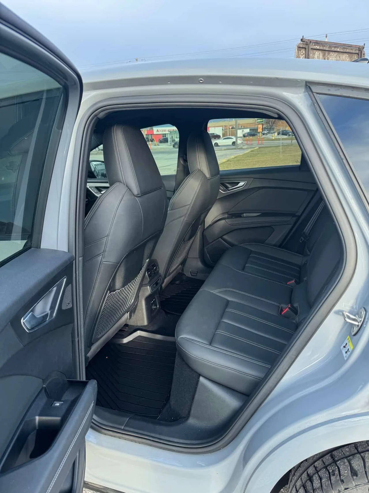 Audi E-Tron 50 quattro  CARFAX, снимка 10 - Автомобили и джипове - 53789134