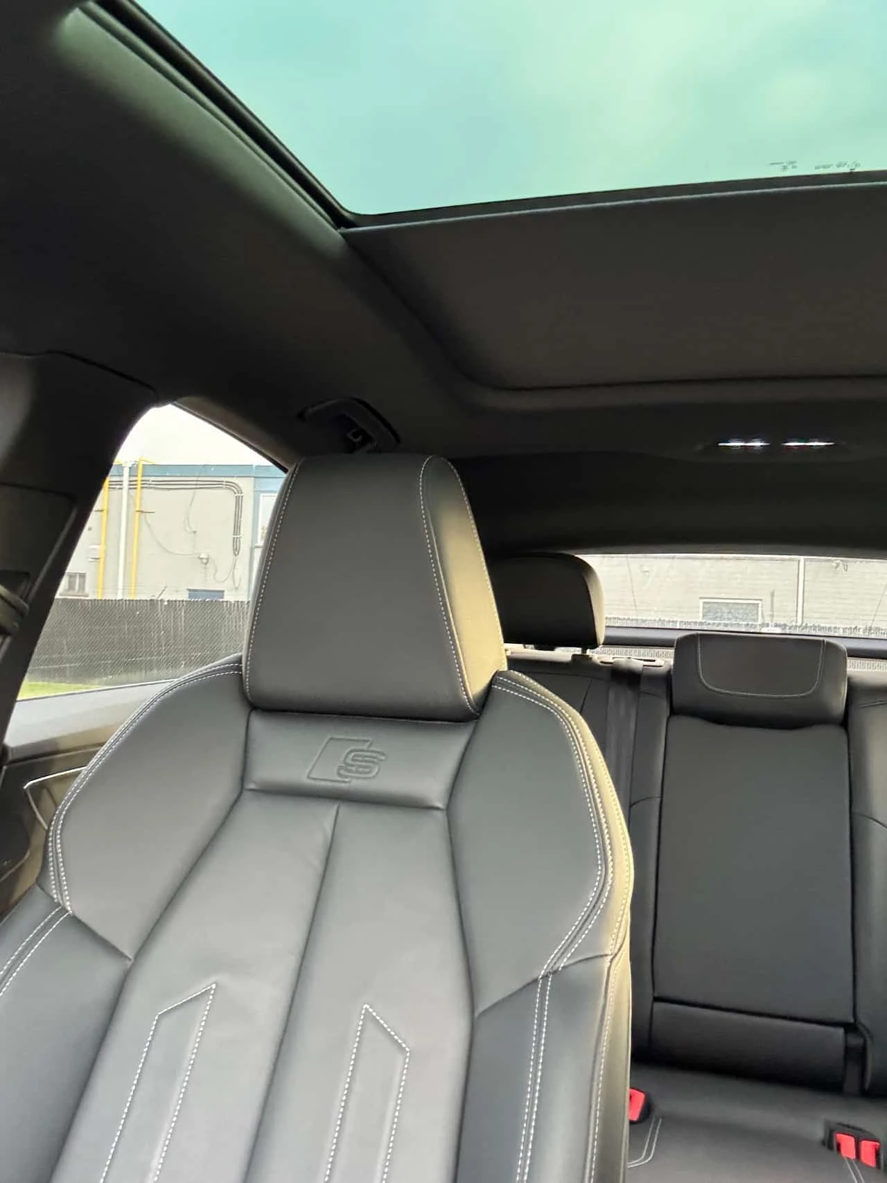 Audi E-Tron 50 quattro  CARFAX, снимка 14 - Автомобили и джипове - 53789134