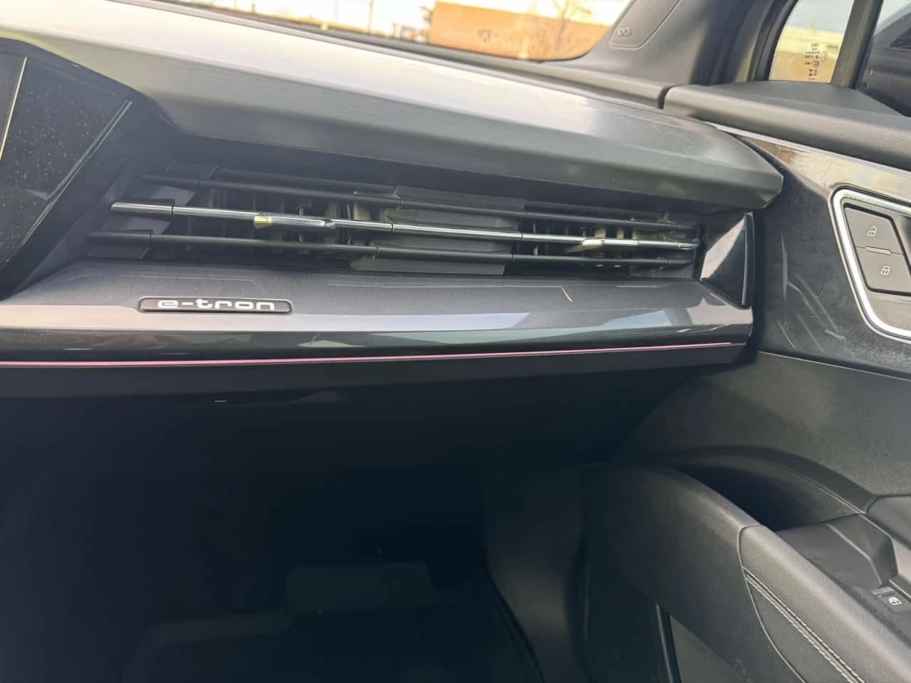 Audi E-Tron 50 quattro  CARFAX, снимка 7 - Автомобили и джипове - 53789134