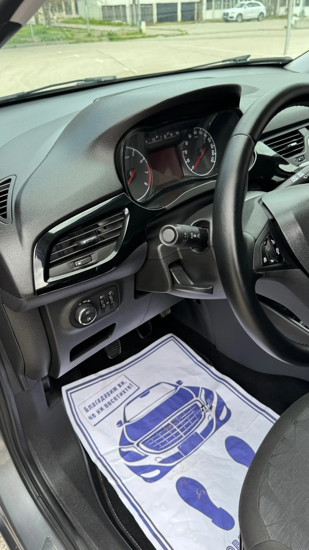 Opel Corsa 1, 2i 70ps 120 Aniversary, снимка 10 - Автомобили и джипове - 54151811