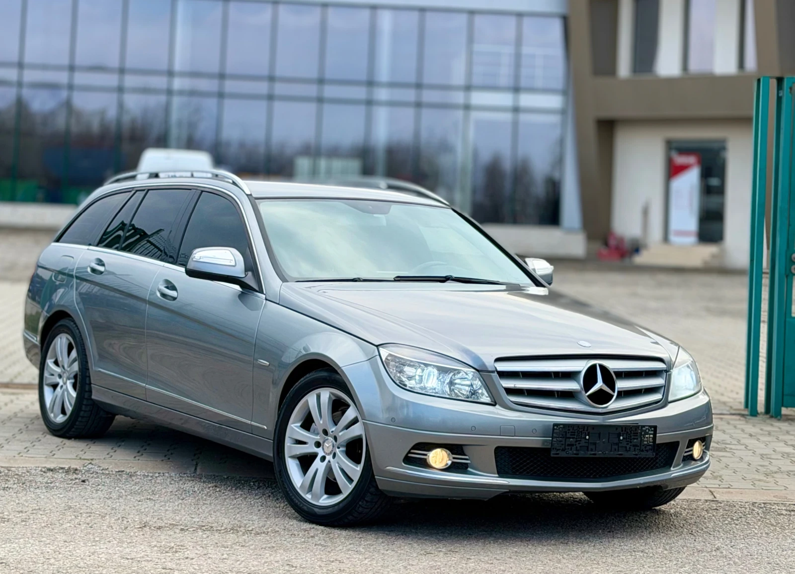 Mercedes-Benz C 220 2.2CDi~170hp~XENON~NAVI, снимка 2 - Автомобили и джипове - 54913992