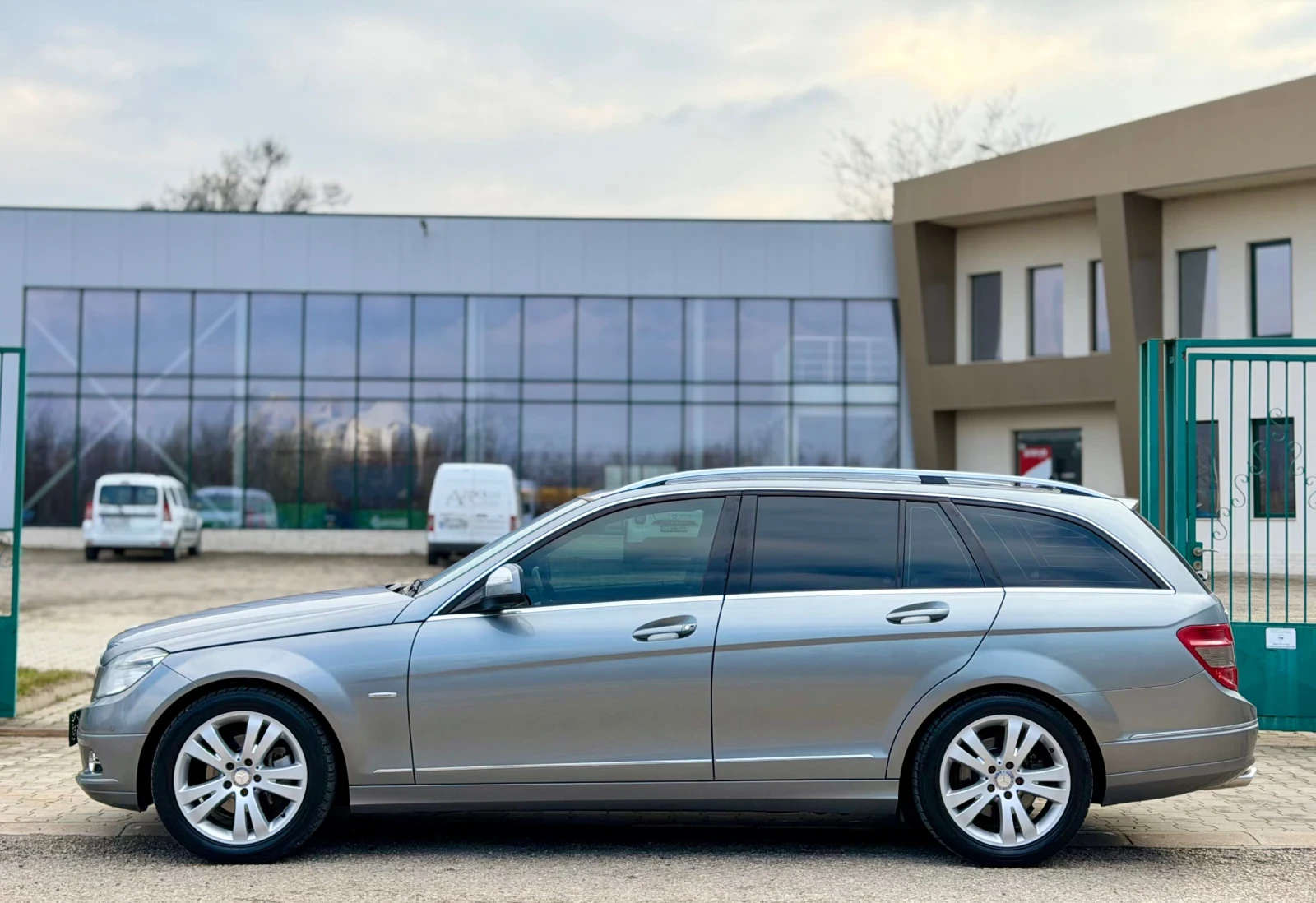 Mercedes-Benz C 220 2.2CDi~170hp~XENON~NAVI, снимка 7 - Автомобили и джипове - 54913992