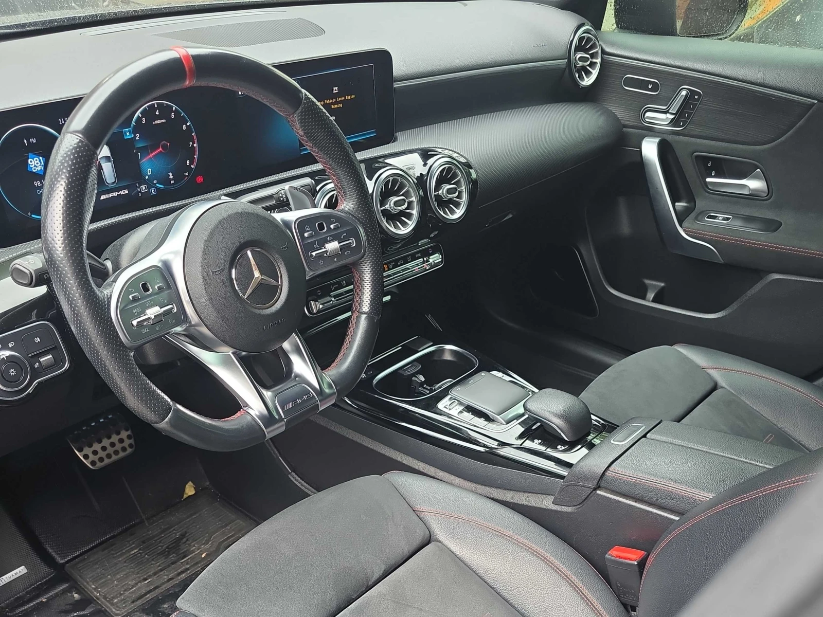 Mercedes-Benz A 35 * AMG * АВТОКРЕДИТ * ГЛАВНО ПРЕДСТАВИТЕЛСТВО * , снимка 7 - Автомобили и джипове - 56017994