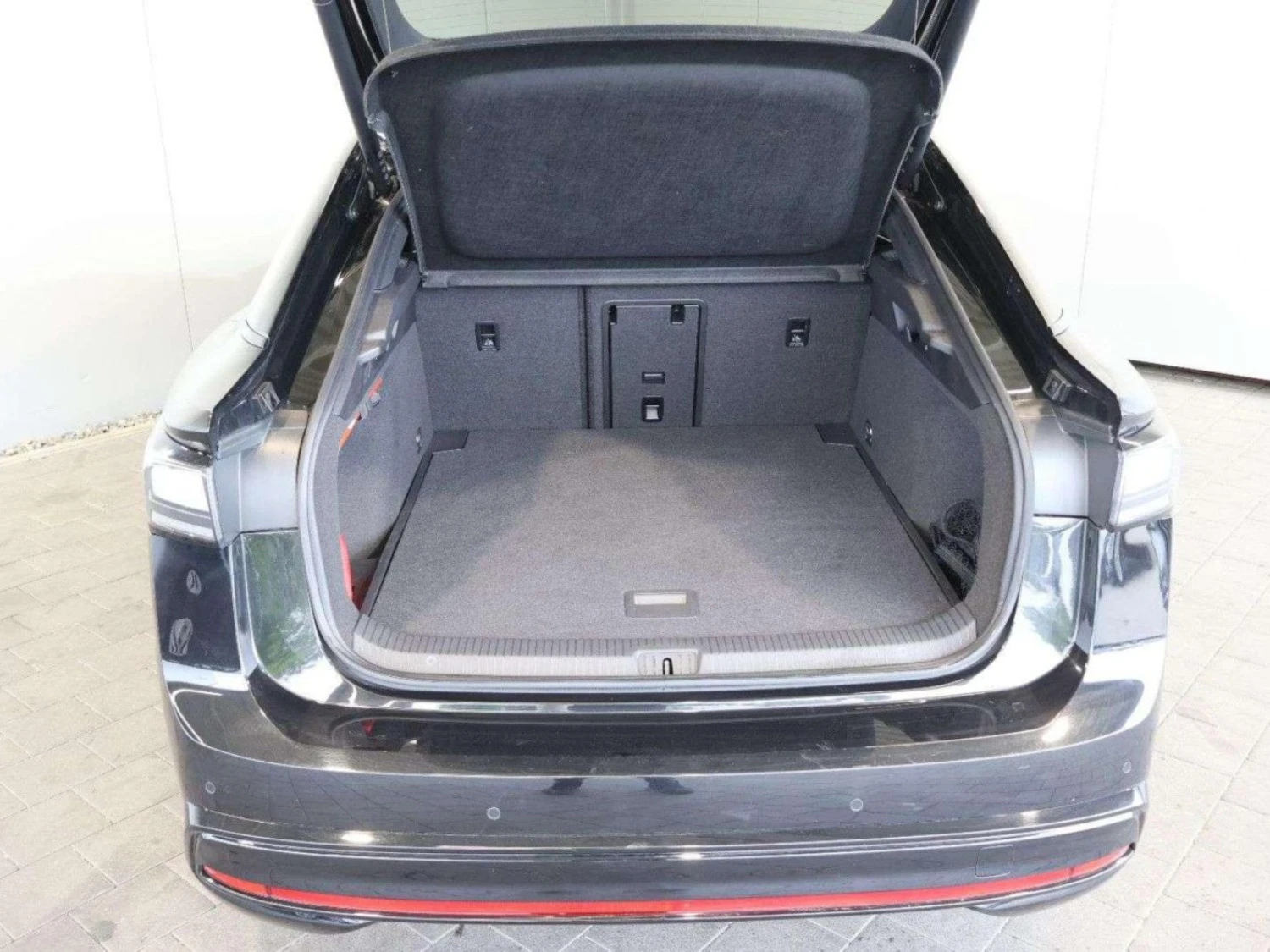 VW ID.7 Pro - 77 kWh - 286 кс - Гаранционна, снимка 7 - Автомобили и джипове - 56733607
