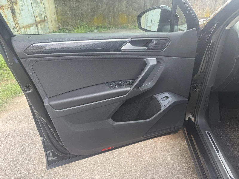 VW Tiguan 2.0 TDI 150кс. 4 MOTION, снимка 9 - Автомобили и джипове - 52343868