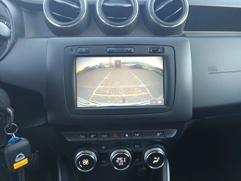 Dacia Duster 1.3 Tce/150 к.с. / 4x4 /Prestige, снимка 10 - Автомобили и джипове - 53085863