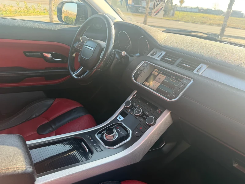 Land Rover Range Rover Evoque 2.2 SD4/PANORAMA/MERIDIAN/LIZING, снимка 10 - Автомобили и джипове - 53181948