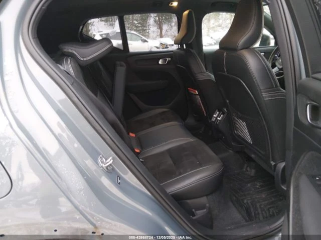 Volvo XC40 T5* AWD* KEYLESS* ПОДГРЕВ* КАМЕРА* , снимка 11 - Автомобили и джипове - 54031360