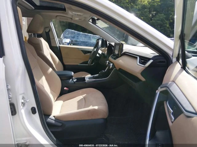 Toyota Rav4 HYBRID* XLE* ПОДГРЕВ* ШИБИДАХ* NAVI* LED* , снимка 5 - Автомобили и джипове - 55845590