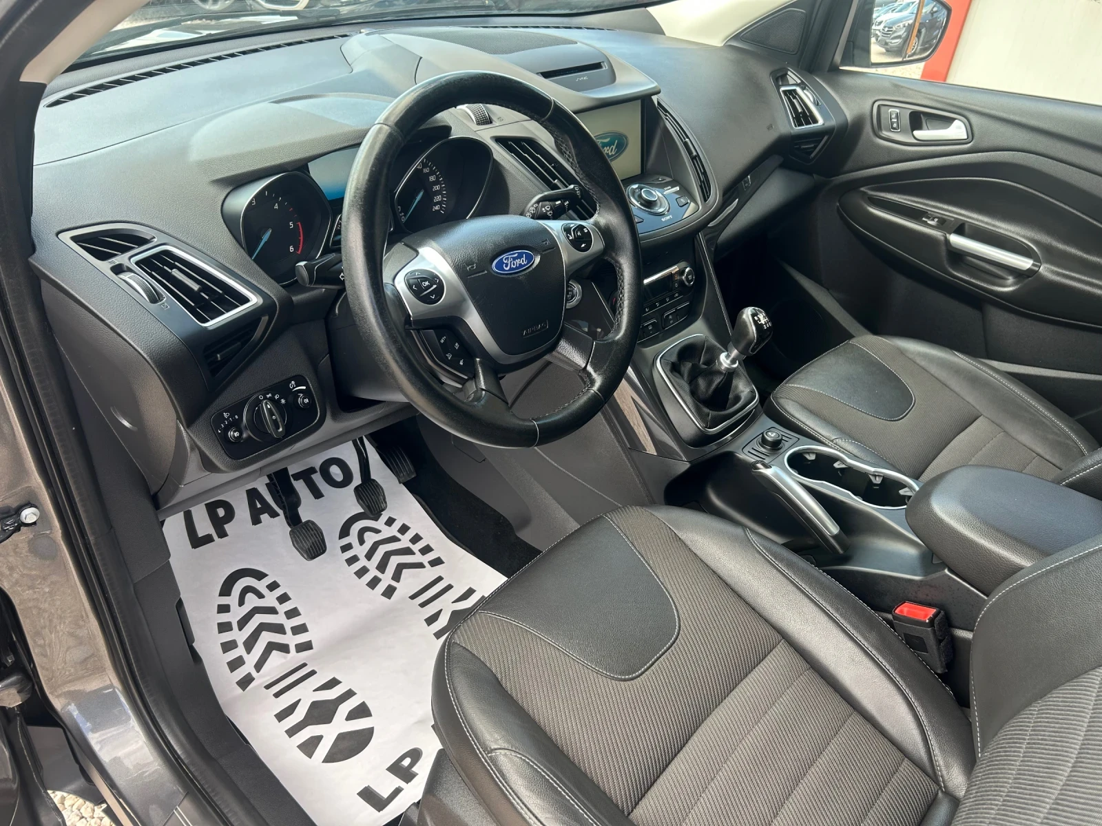Ford Kuga 2.0d* 150k.c* 4WD* КОЖА* НАВИ* FULL - изображение 7