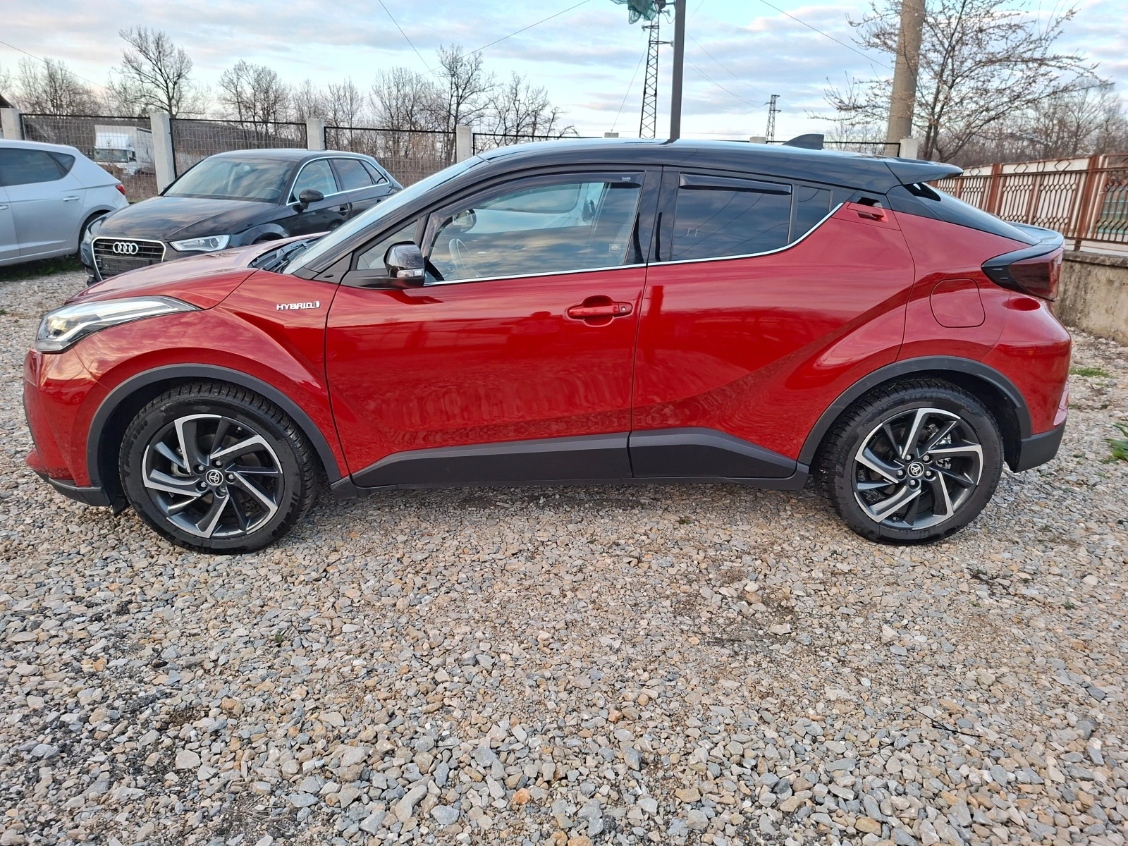 Toyota C-HR 2.0 HIBRiD, снимка 4 - Автомобили и джипове - 53977731