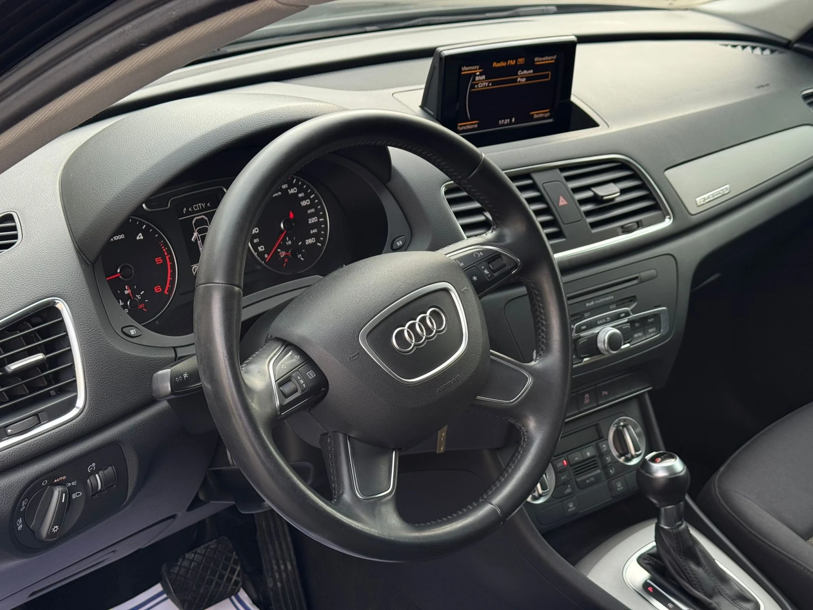 Audi Q3 2.0TDI :: Quattro :: Pano :: Camera, снимка 13 - Автомобили и джипове - 54135426