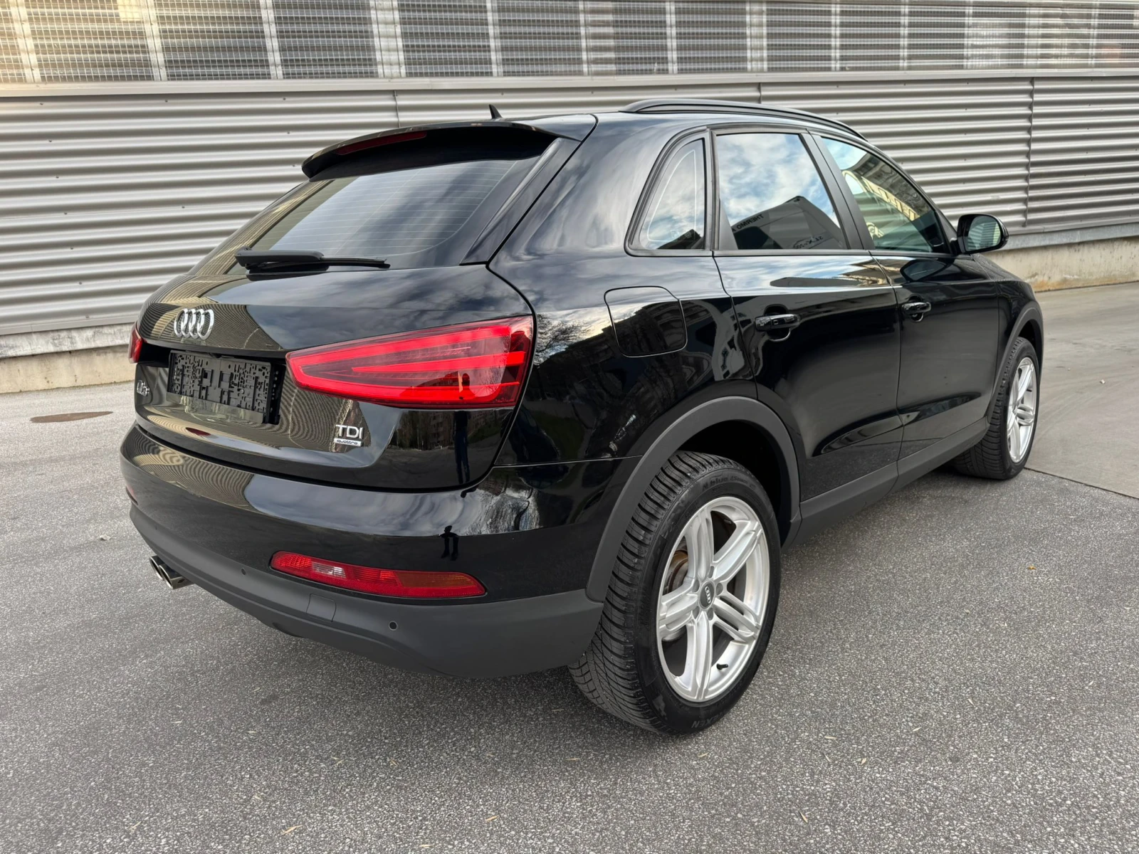 Audi Q3 2.0TDI :: Quattro :: Pano :: Camera, снимка 4 - Автомобили и джипове - 54135426