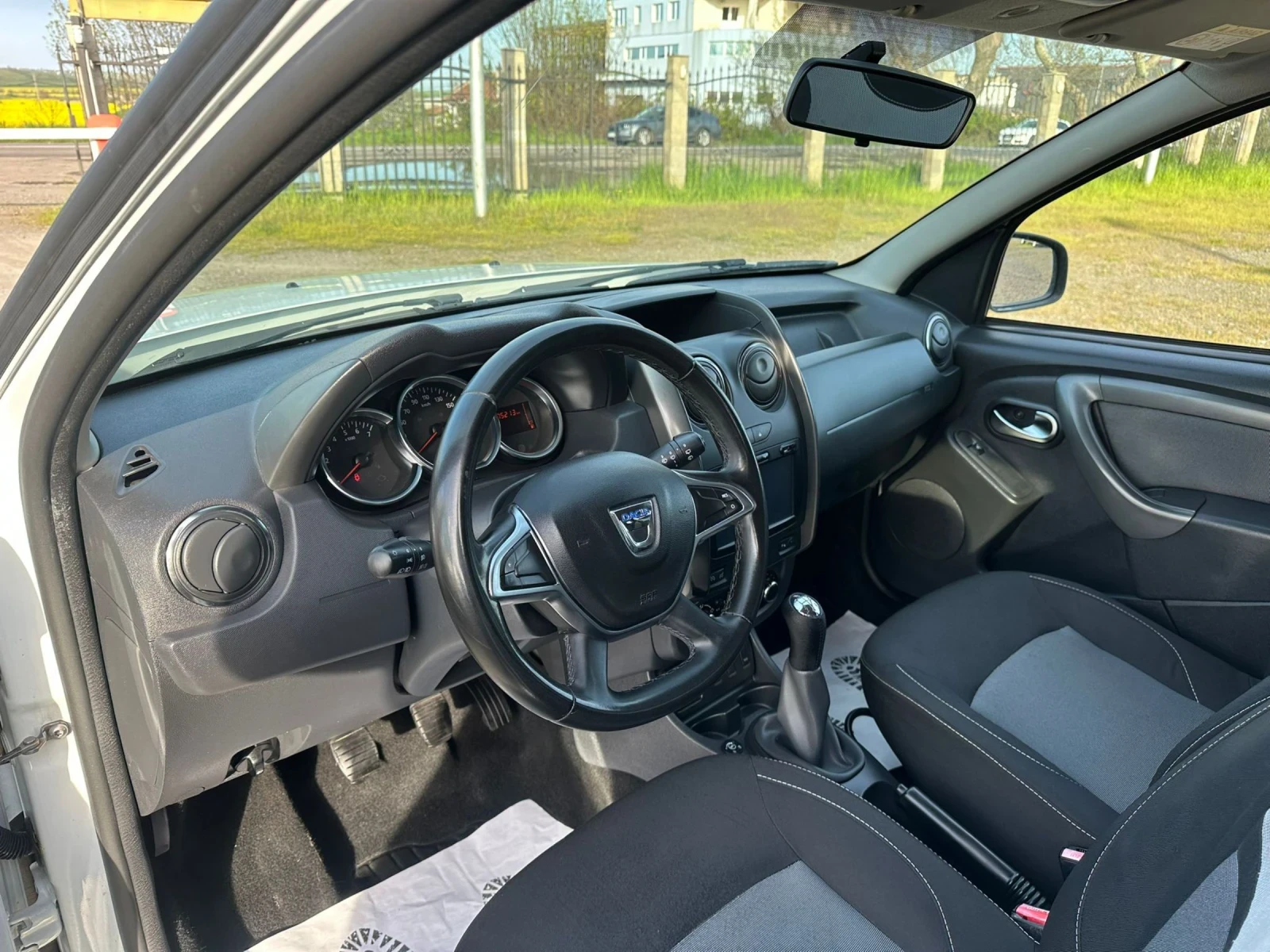 Dacia Duster 1, 6i GPL, снимка 8 - Автомобили и джипове - 54311184