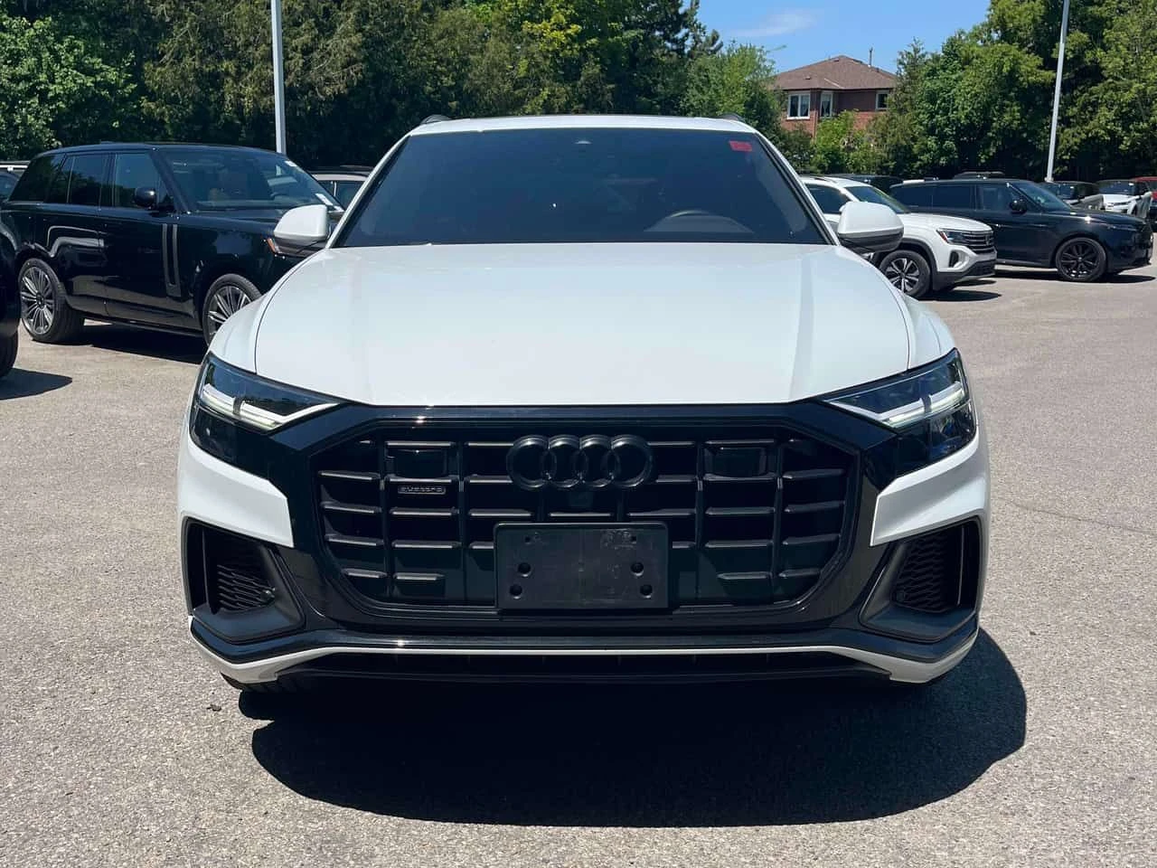 Audi Q8 * PROGRESSIV * ДИСТРОНИК * 360 * ОБДУХВАНЕ * ПАНО , снимка 6 - Автомобили и джипове - 54715718