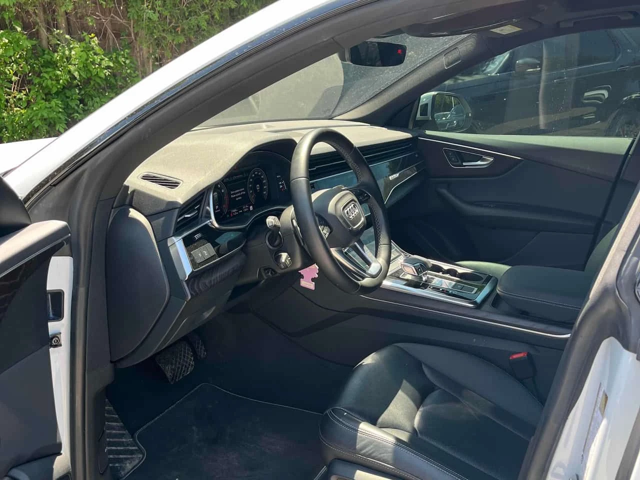 Audi Q8 * PROGRESSIV * ДИСТРОНИК * 360 * ОБДУХВАНЕ * ПАНО , снимка 5 - Автомобили и джипове - 54715718