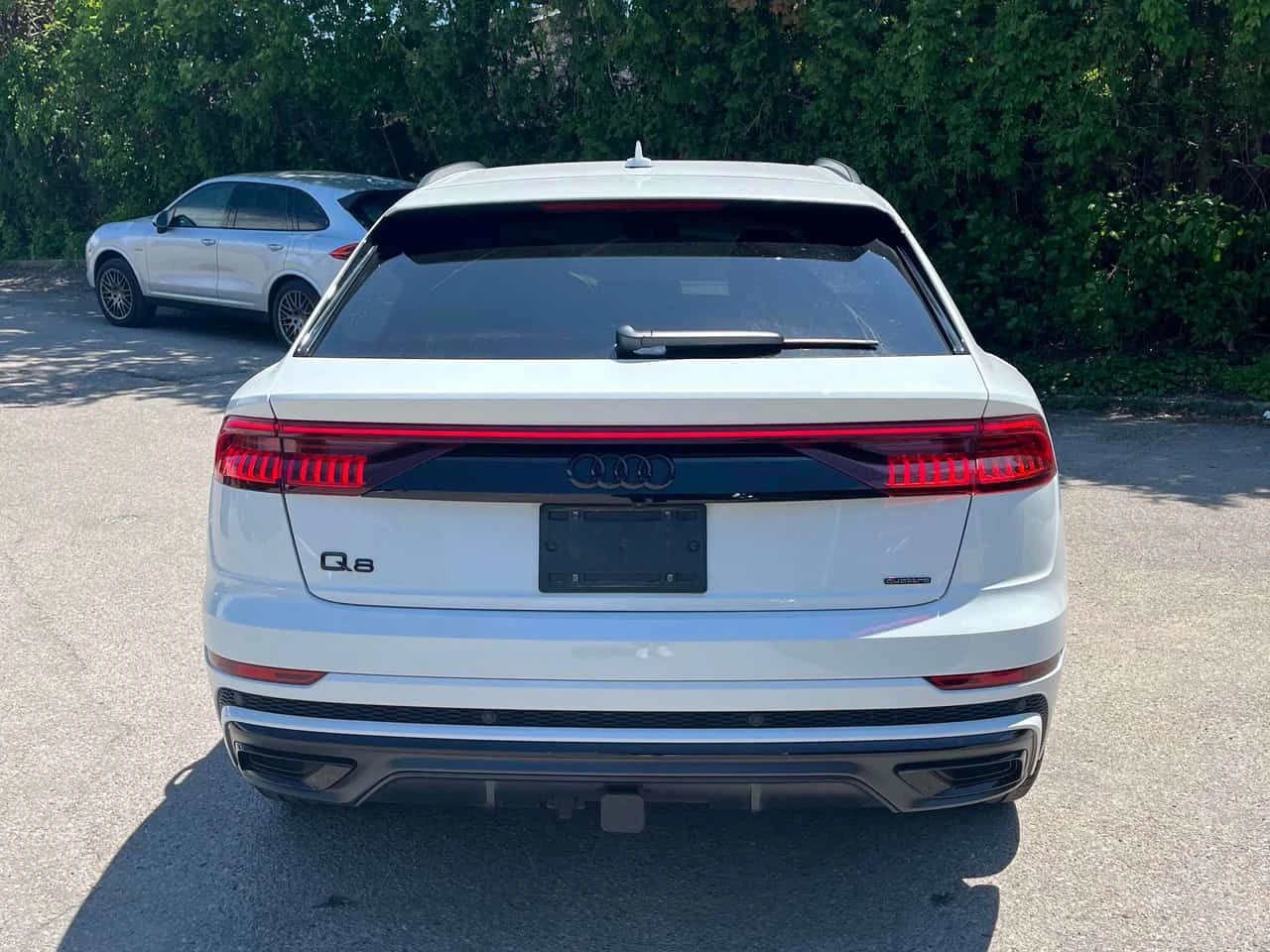 Audi Q8 * PROGRESSIV * ДИСТРОНИК * 360 * ОБДУХВАНЕ * ПАНО , снимка 4 - Автомобили и джипове - 54715718