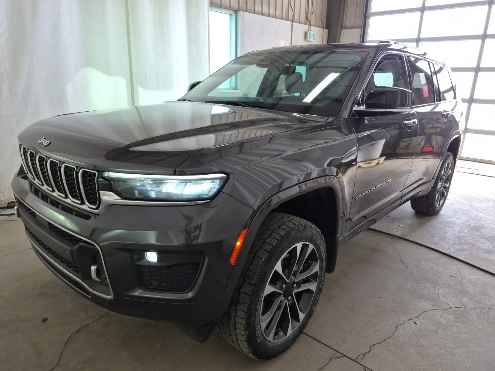Jeep Grand cherokee OVERLAND * 5.7 HEMI * ��������� * ������ * CARFAX  | Mobile.bg � ����������� 1