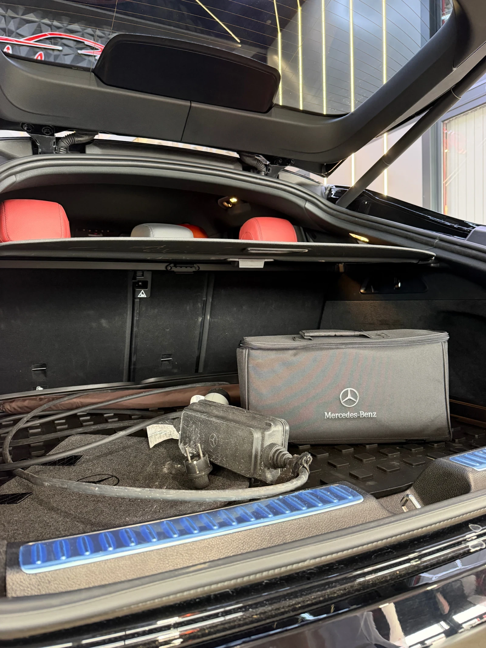 Mercedes-Benz GLC 300 e COUPE 4 MATIC * PLUG-IN HYBRID * , снимка 11 - Автомобили и джипове - 54831027