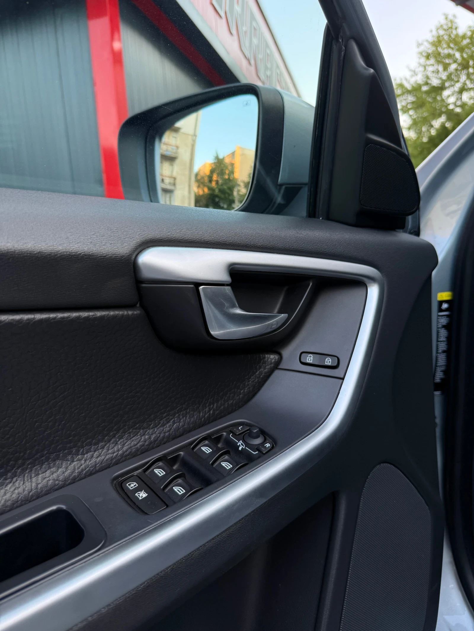 Volvo XC60 D5* 2.4* 185��* AWD 4x4* Webasto* Keyless*  | Mobile.bg � ����������� 11