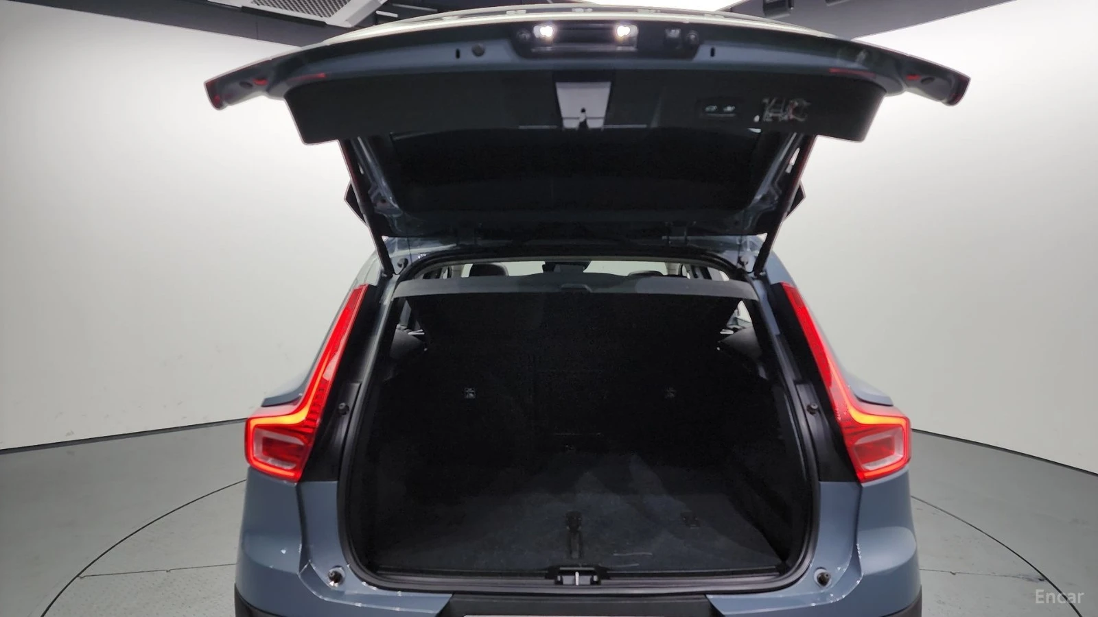 Volvo XC40 T4 Momentum* КОЖА* НАВИ* ПАНО* КАМЕРА, снимка 17 - Автомобили и джипове - 55546416