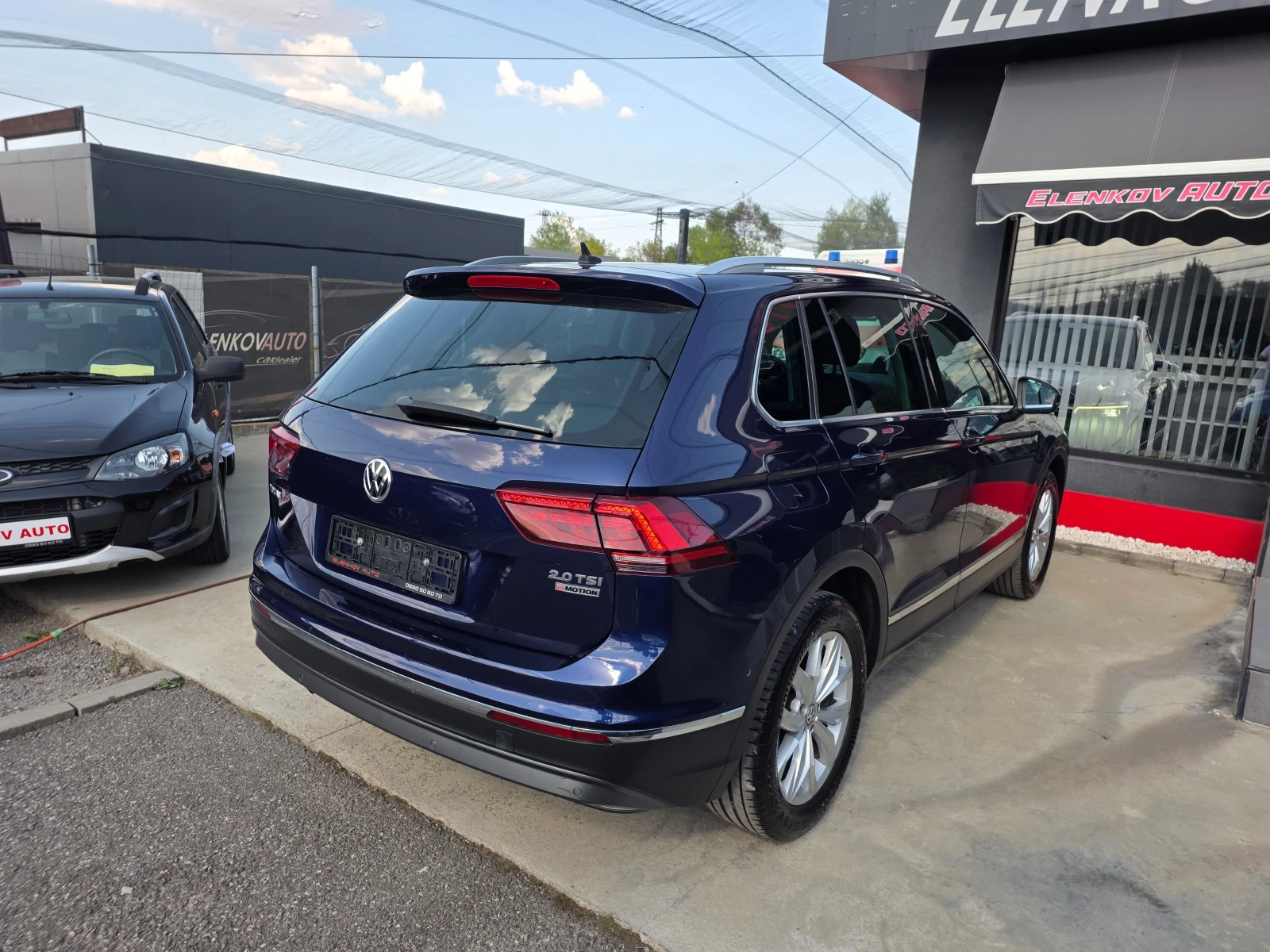 VW Tiguan 2.0TSI-180к.с 4Х4-НАВИГАЦИЯ-ПАНОРАМА-ШВЕЙЦАРИЯ, снимка 8 - Автомобили и джипове - 55658330
