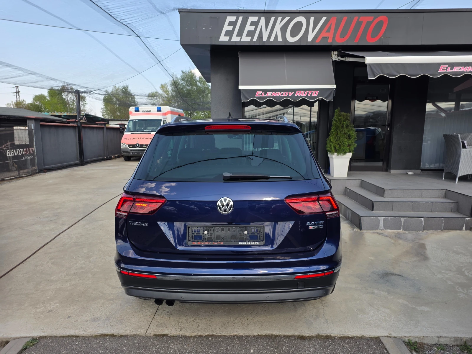 VW Tiguan 2.0TSI-180к.с 4Х4-НАВИГАЦИЯ-ПАНОРАМА-ШВЕЙЦАРИЯ, снимка 7 - Автомобили и джипове - 55658330