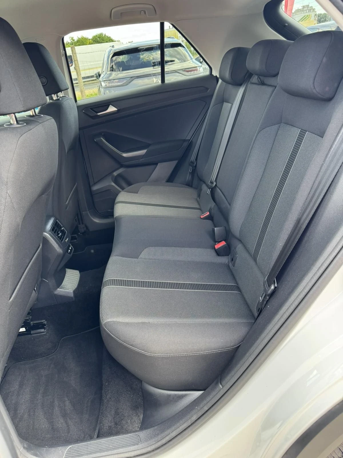 VW T-Roc 2.0 TDI 150 * VIRTUAL COCKPIT * ACC * , снимка 14 - Автомобили и джипове - 55851548