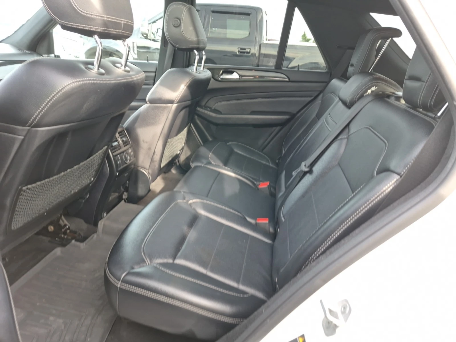 Mercedes-Benz ML 350 D * AMG * H&K * НА ПРУЖИНИ * CARFAX * , снимка 10 - Автомобили и джипове - 56075420