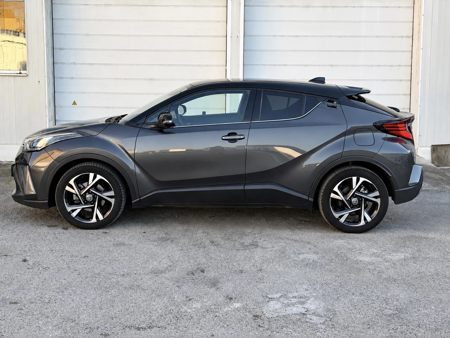 Toyota C-HR 2.0 Hybrid Trend-184кс-Автомат-Лед-Гаранционна, снимка 3 - Автомобили и джипове - 56145719