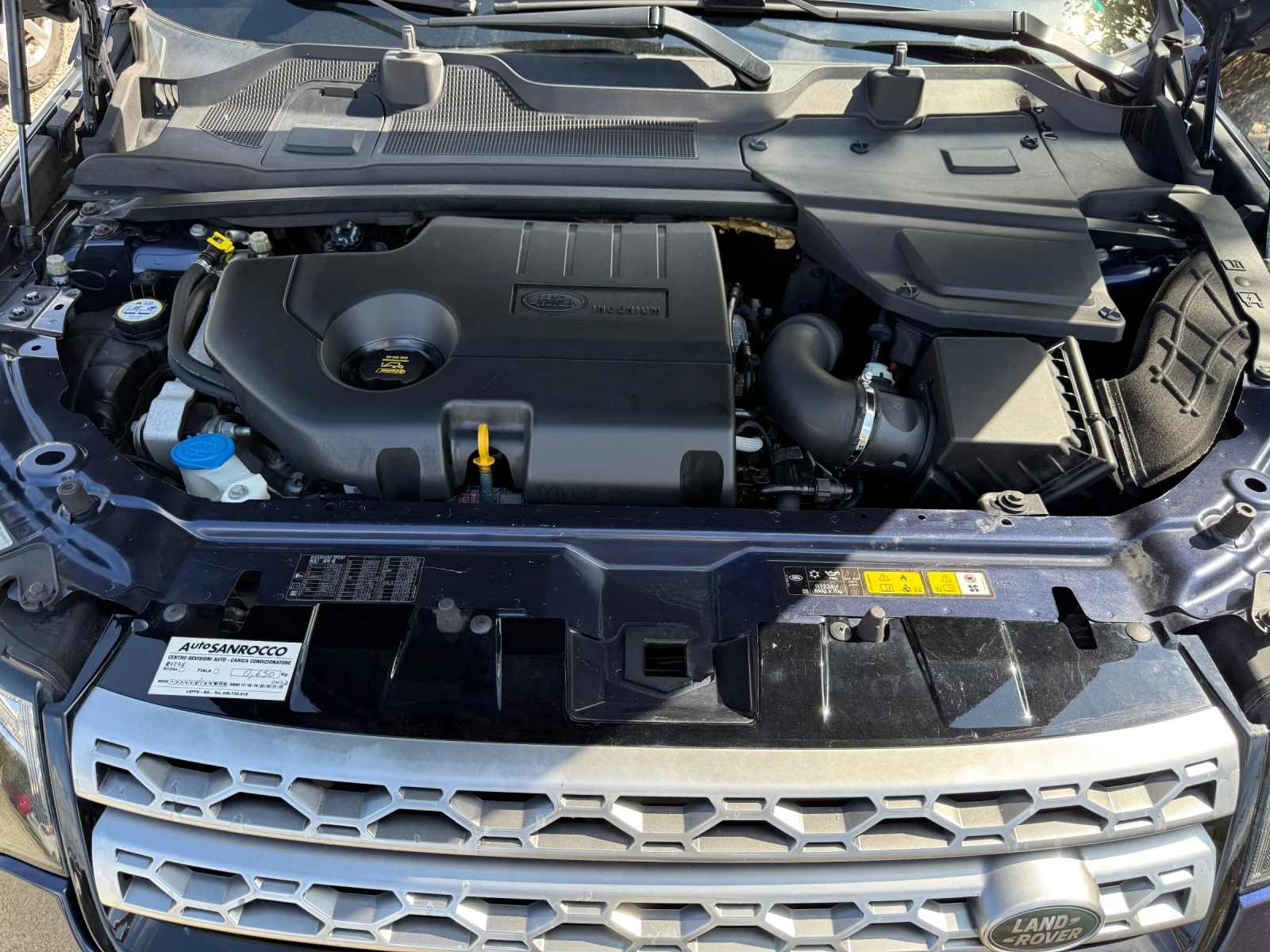 Land Rover Discovery Sport 2.0TD, снимка 16 - Автомобили и джипове - 56270171
