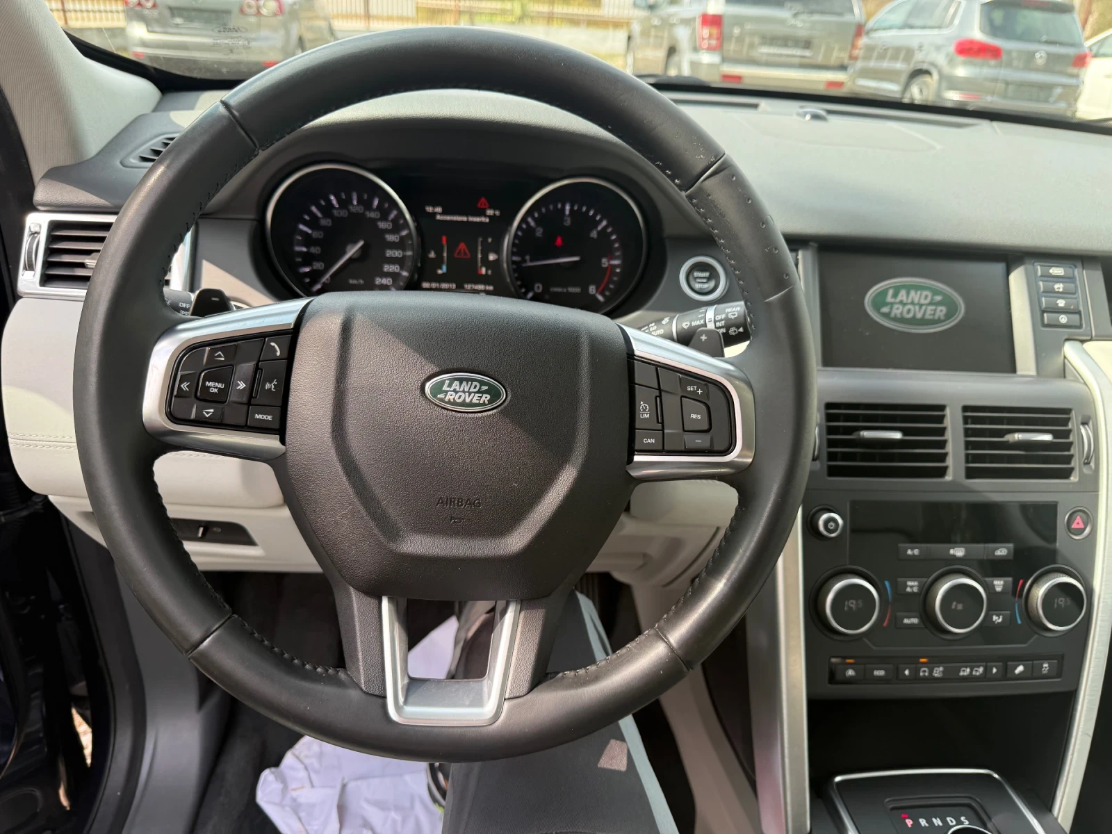 Land Rover Discovery Sport 2.0TD, снимка 5 - Автомобили и джипове - 56270171