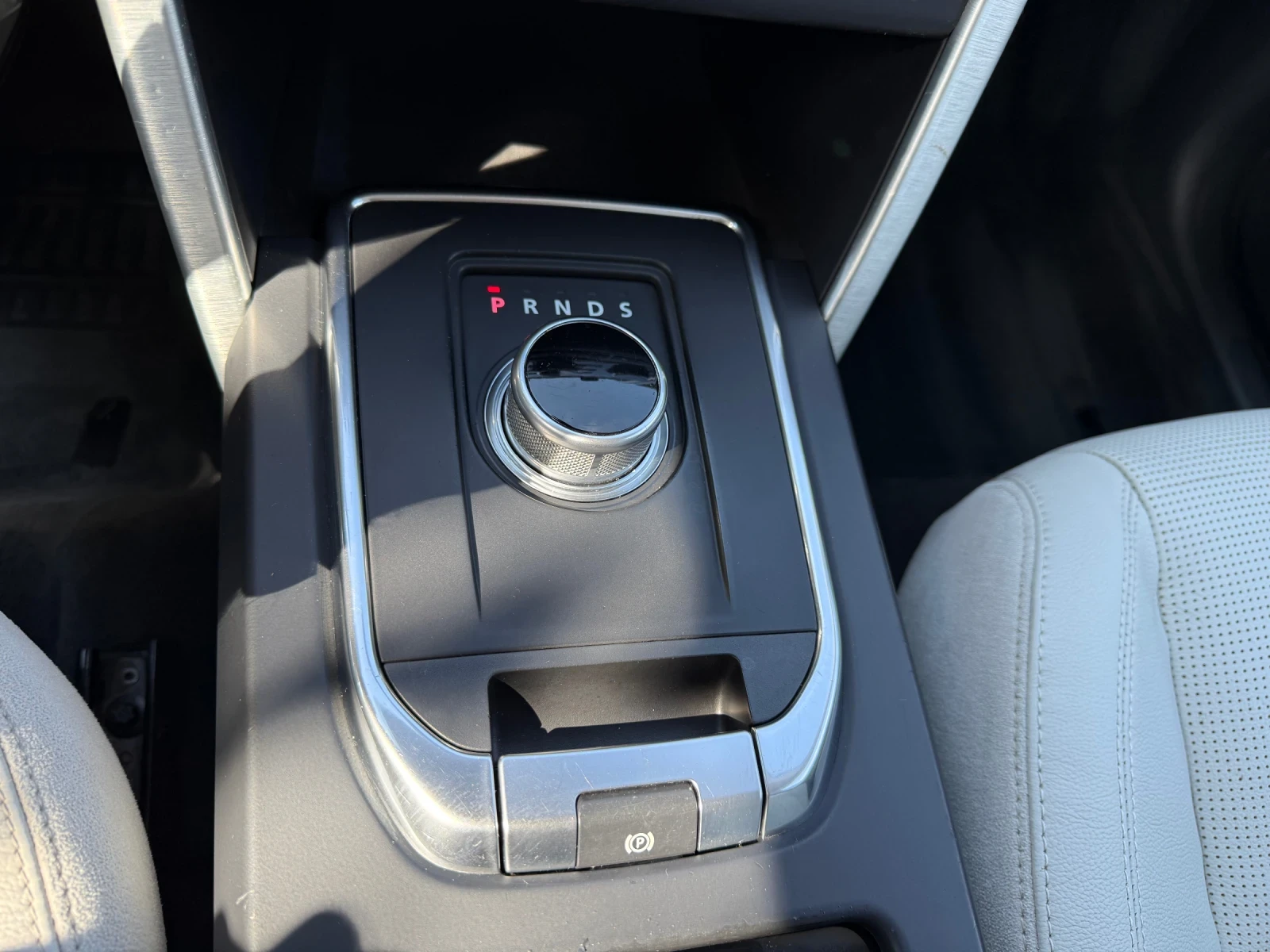 Land Rover Discovery Sport 2.0TD, снимка 9 - Автомобили и джипове - 56270171