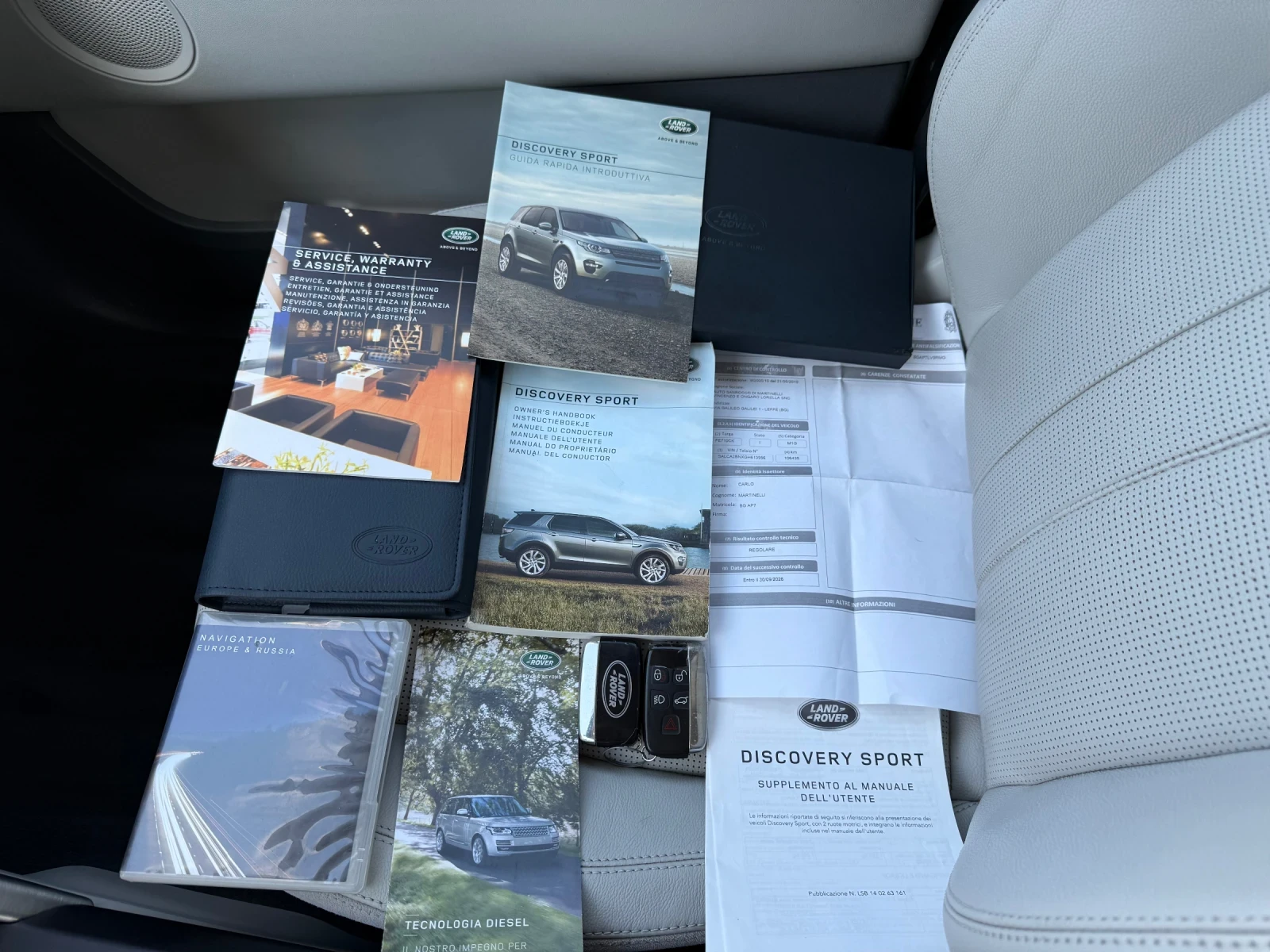 Land Rover Discovery Sport 2.0TD, снимка 12 - Автомобили и джипове - 56270171