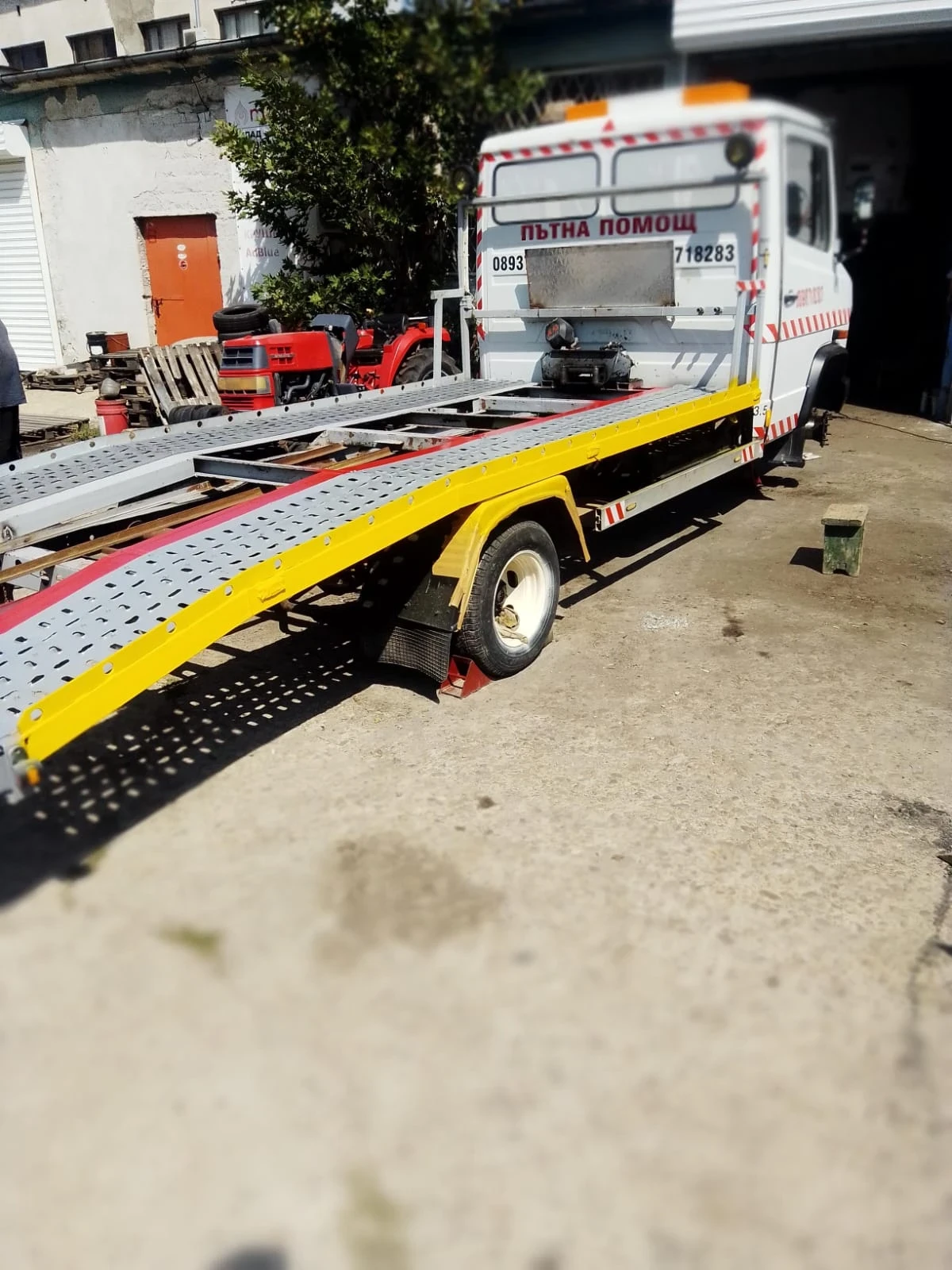 Mercedes-Benz 507 Пътна помощ, снимка 2 - Бусове и автобуси - 53754346