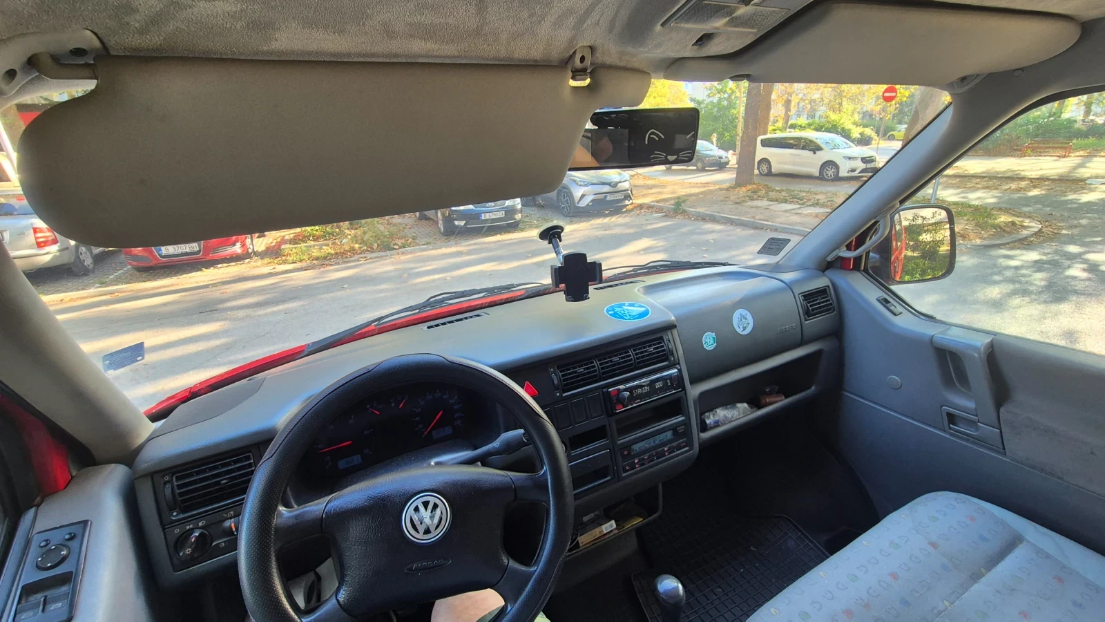VW Caravelle, снимка 4 - Бусове и автобуси - 55693821