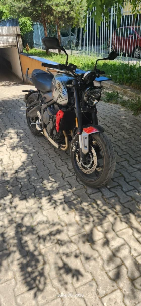 Triumph Trident 