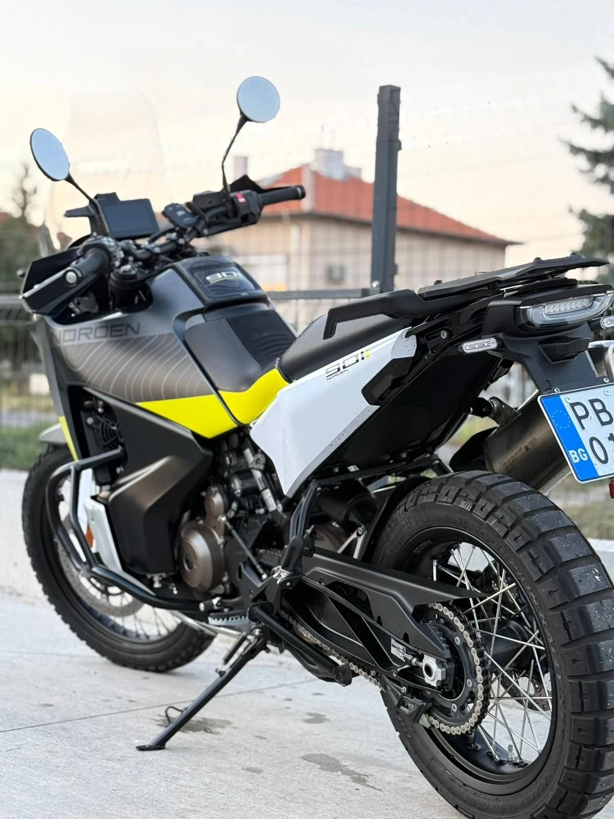 Husqvarna Norden 901, снимка 10 - Мотоциклети и мототехника - 53800270