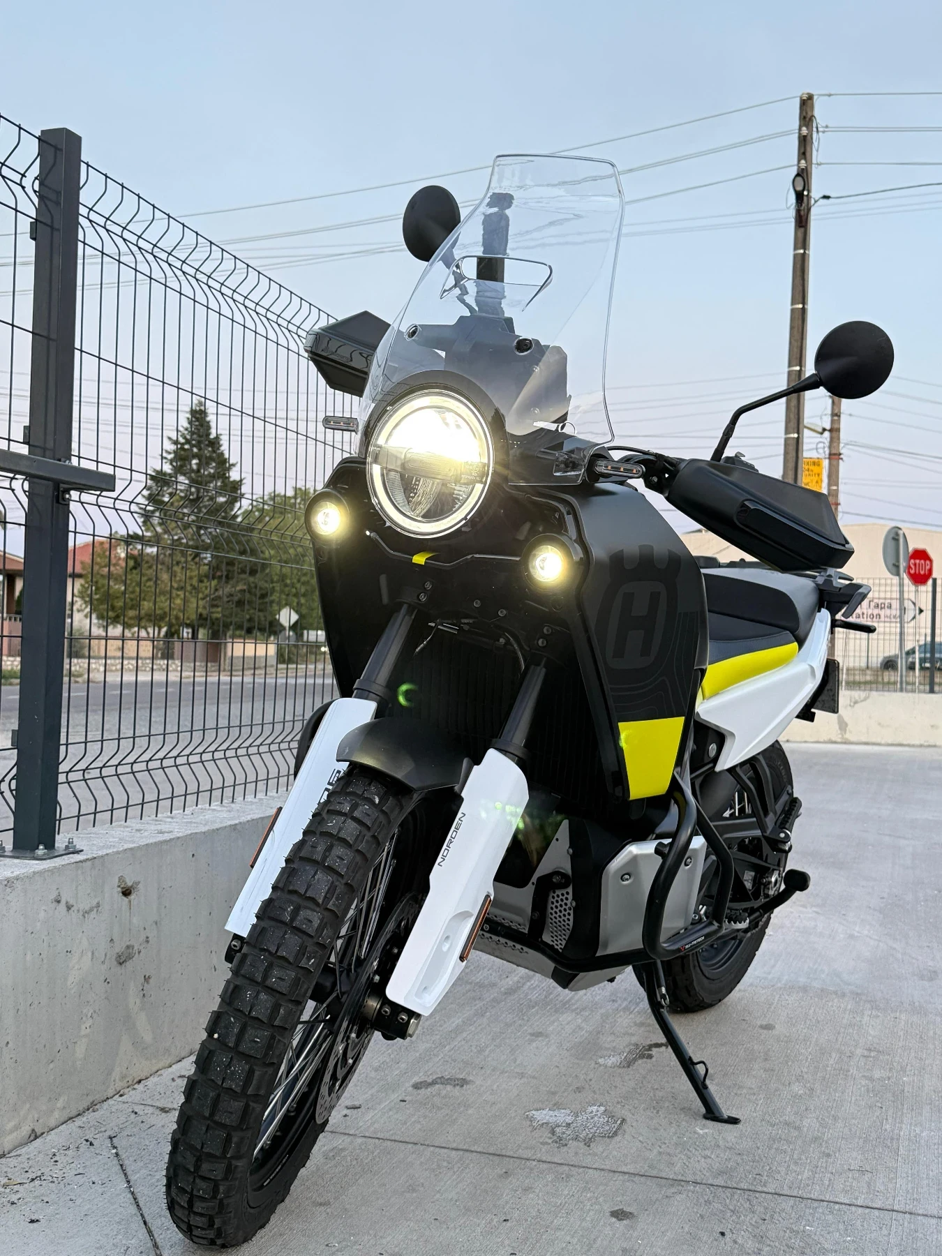 Husqvarna Norden 901, снимка 3 - Мотоциклети и мототехника - 53800270