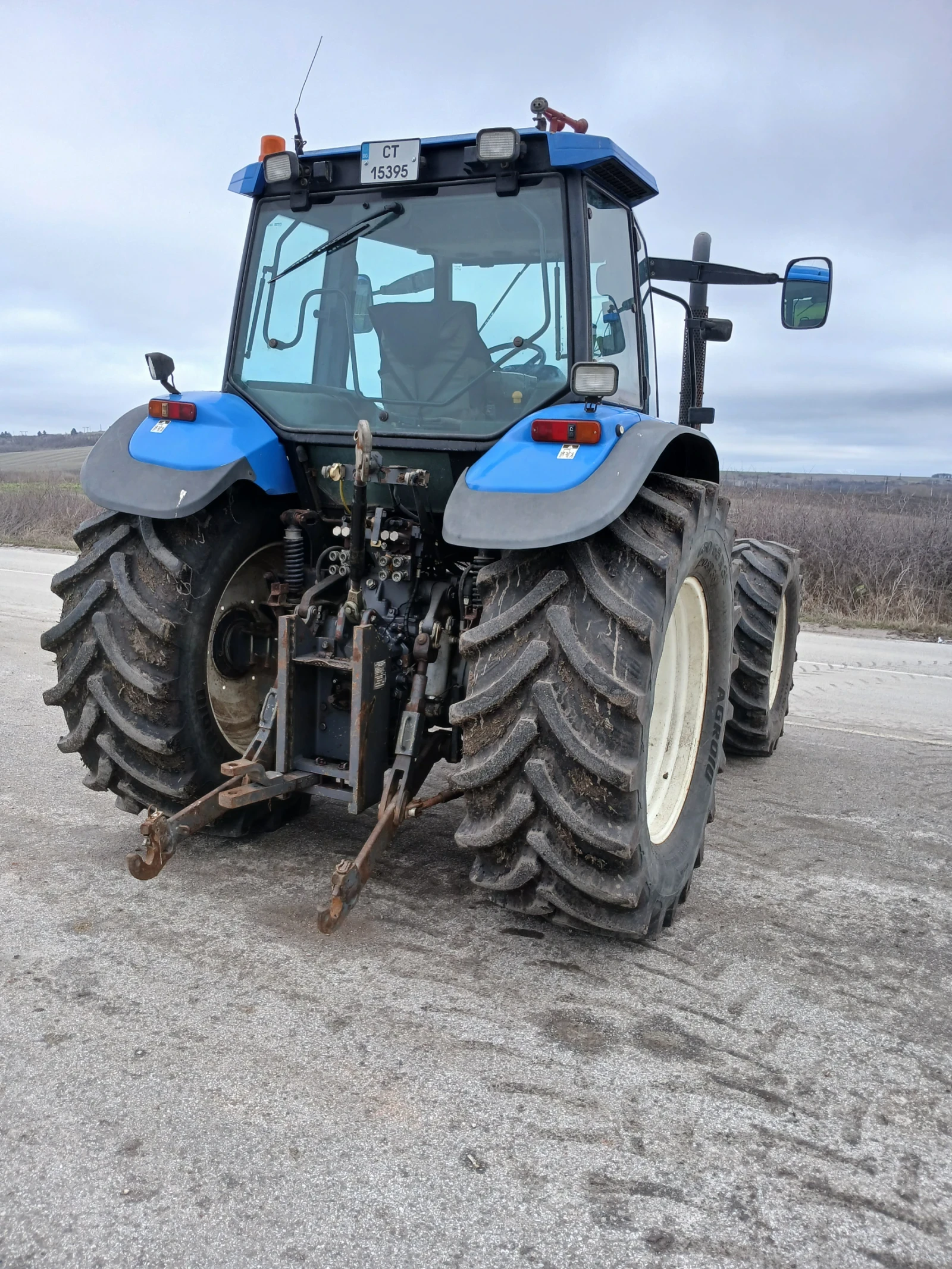 Трактор New Holland ТМ165, снимка 2 - Селскостопанска техника - 54973869