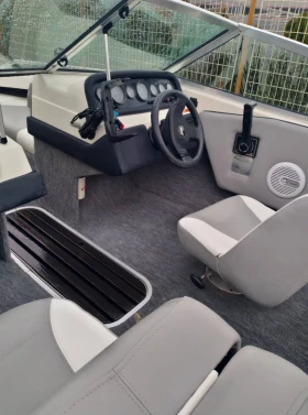 Моторна яхта Sea Ray, снимка 5