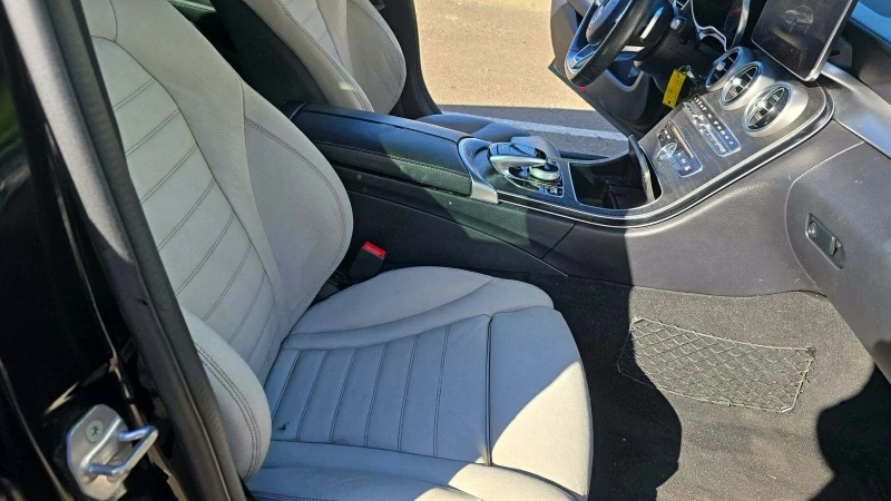 Mercedes-Benz C 300 AMG* BURMESTER* PANO* KEYLESS, снимка 8 - Автомобили и джипове - 47759983