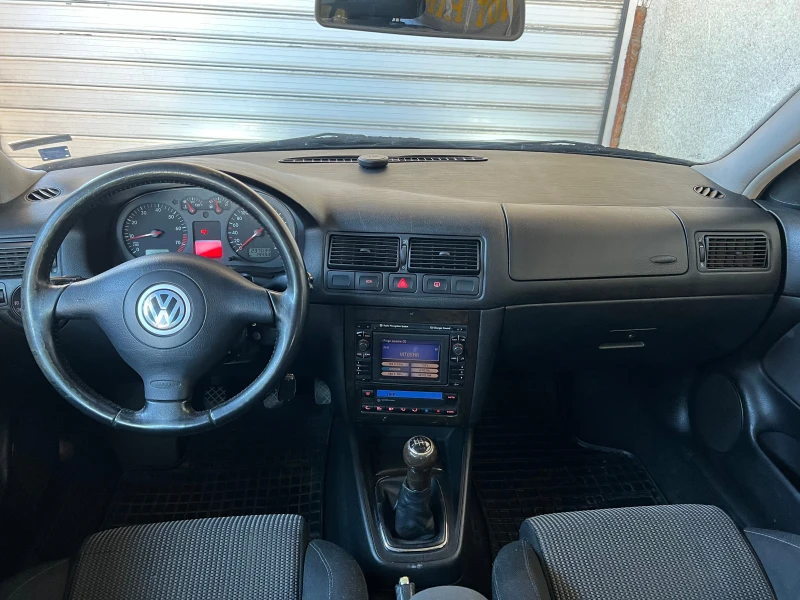 VW Golf GTI 1.8T, снимка 14 - Автомобили и джипове - 48879902