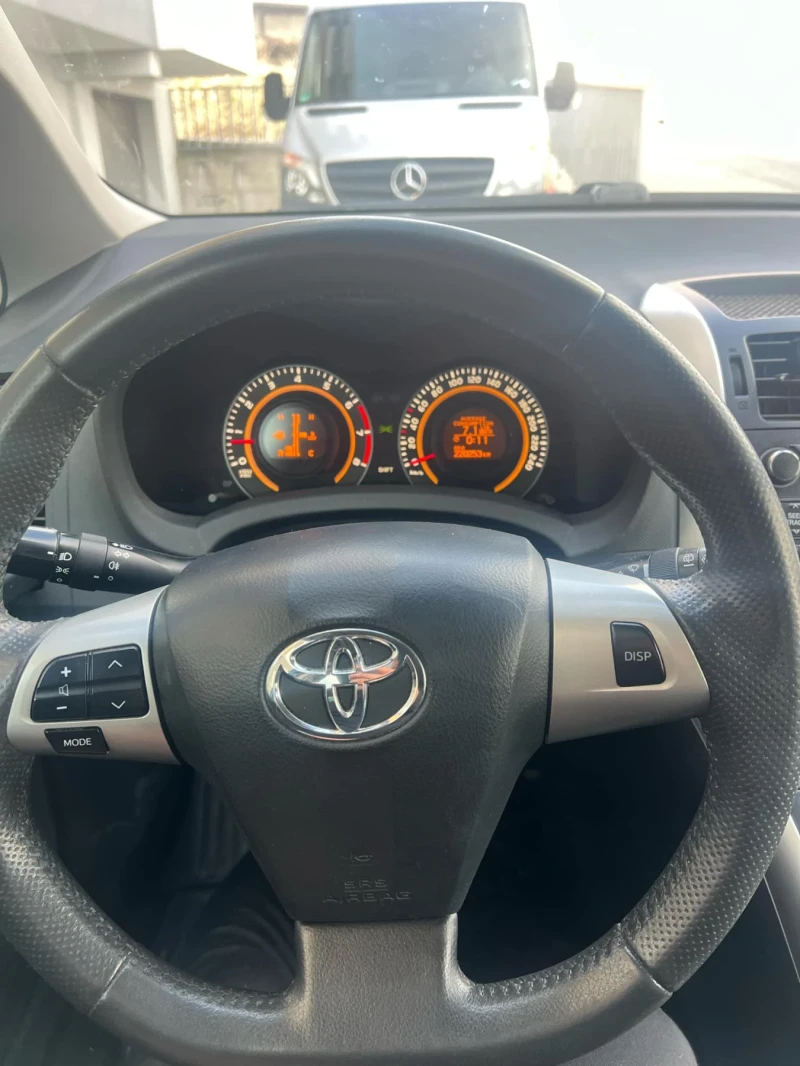 Toyota Auris 1.33VVT-i (facelift), снимка 7 - Автомобили и джипове - 48984464